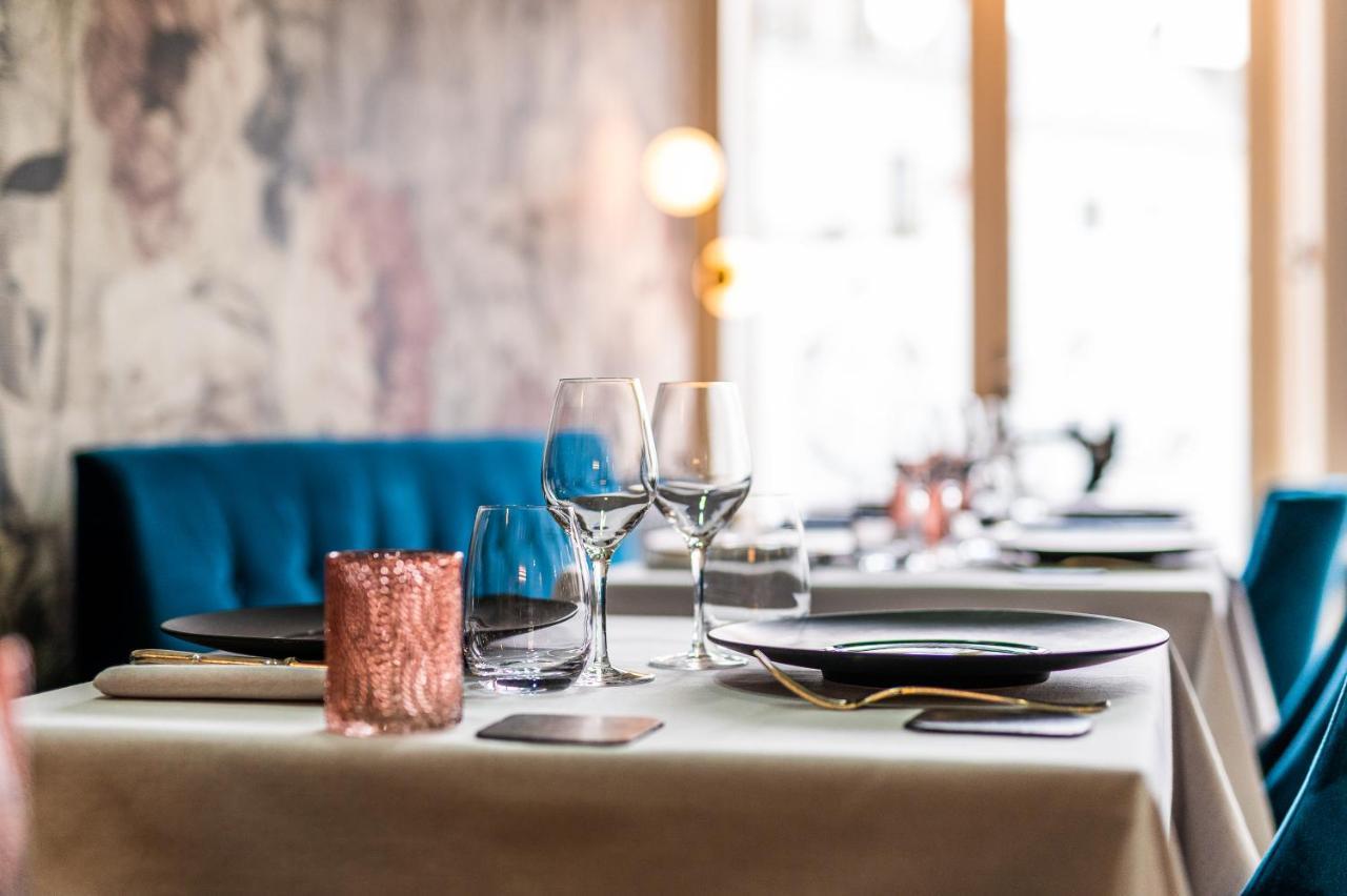 Logis Hotel Restaurant Le Cheval Blanc Blere Exterior foto
