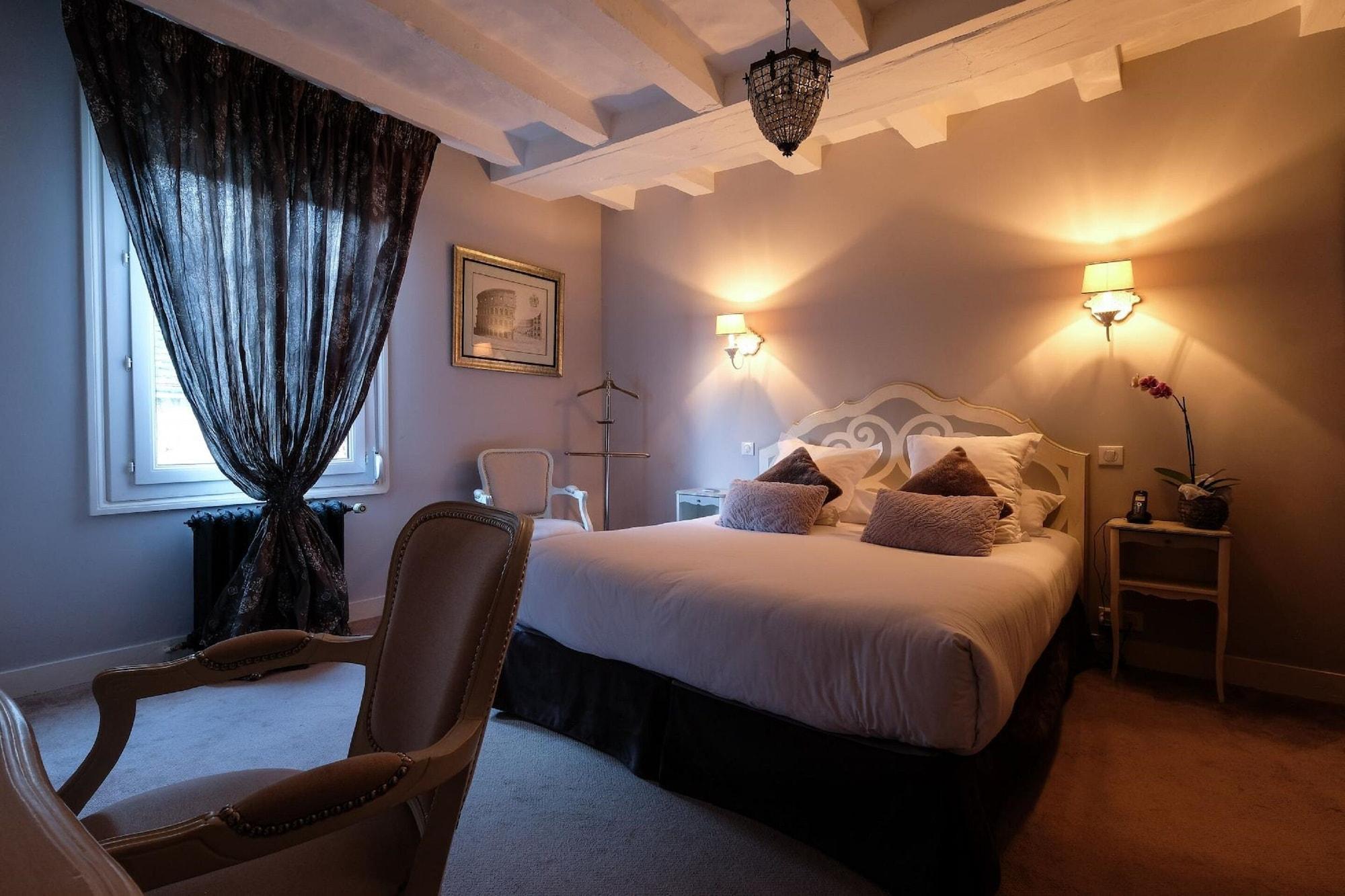 Logis Hotel Restaurant Le Cheval Blanc Blere Exterior foto
