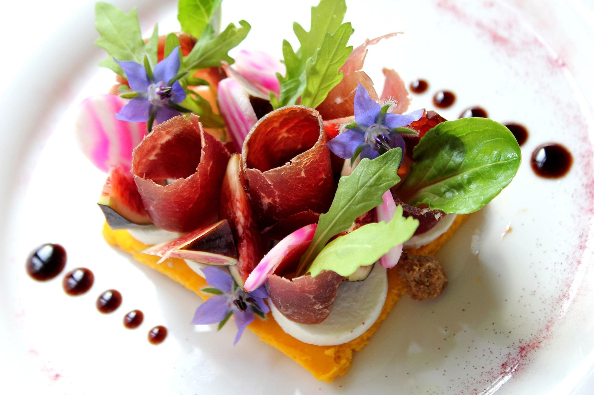 Logis Hotel Restaurant Le Cheval Blanc Blere Exterior foto