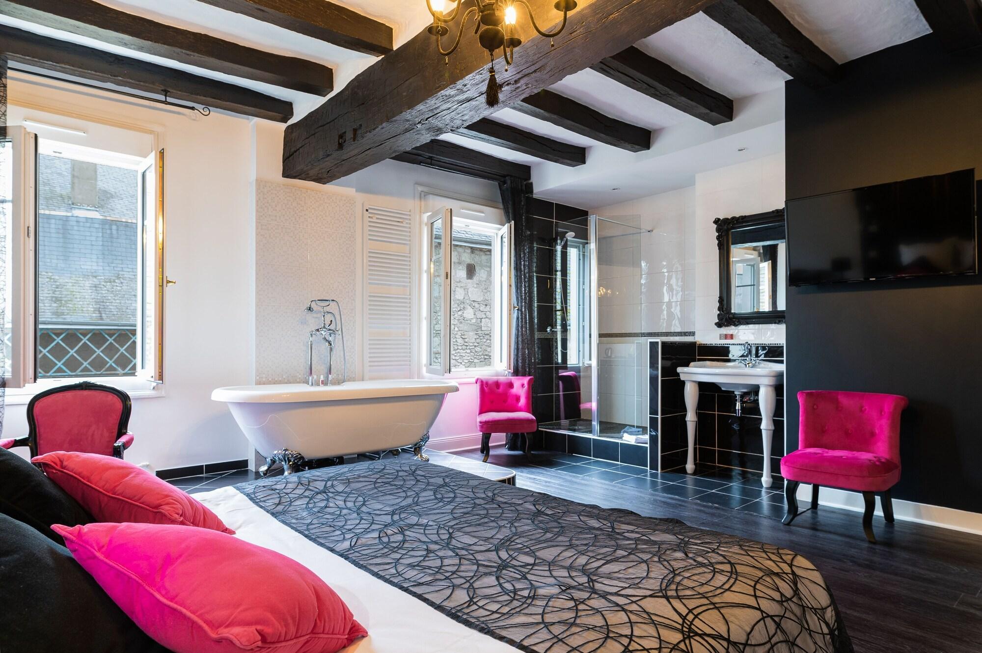 Logis Hotel Restaurant Le Cheval Blanc Blere Exterior foto